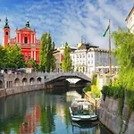 Отель Siska 3*